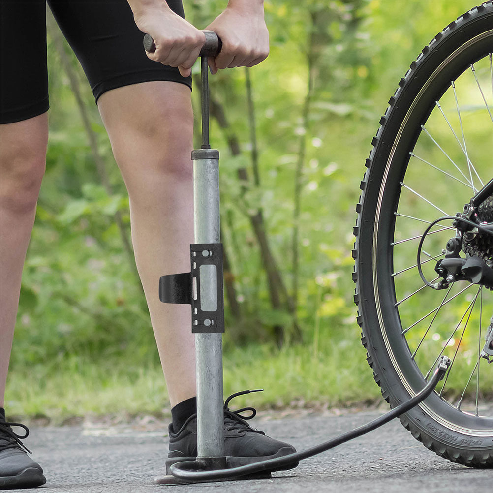 Bike Pump Frame Mount - ミニバイクポンプ用、携帯式固定ブラケット、クリップ、フレームマウント。マウンテンバイクやロードバイク用。バイクポンプ固定クリップ、ブラケット。