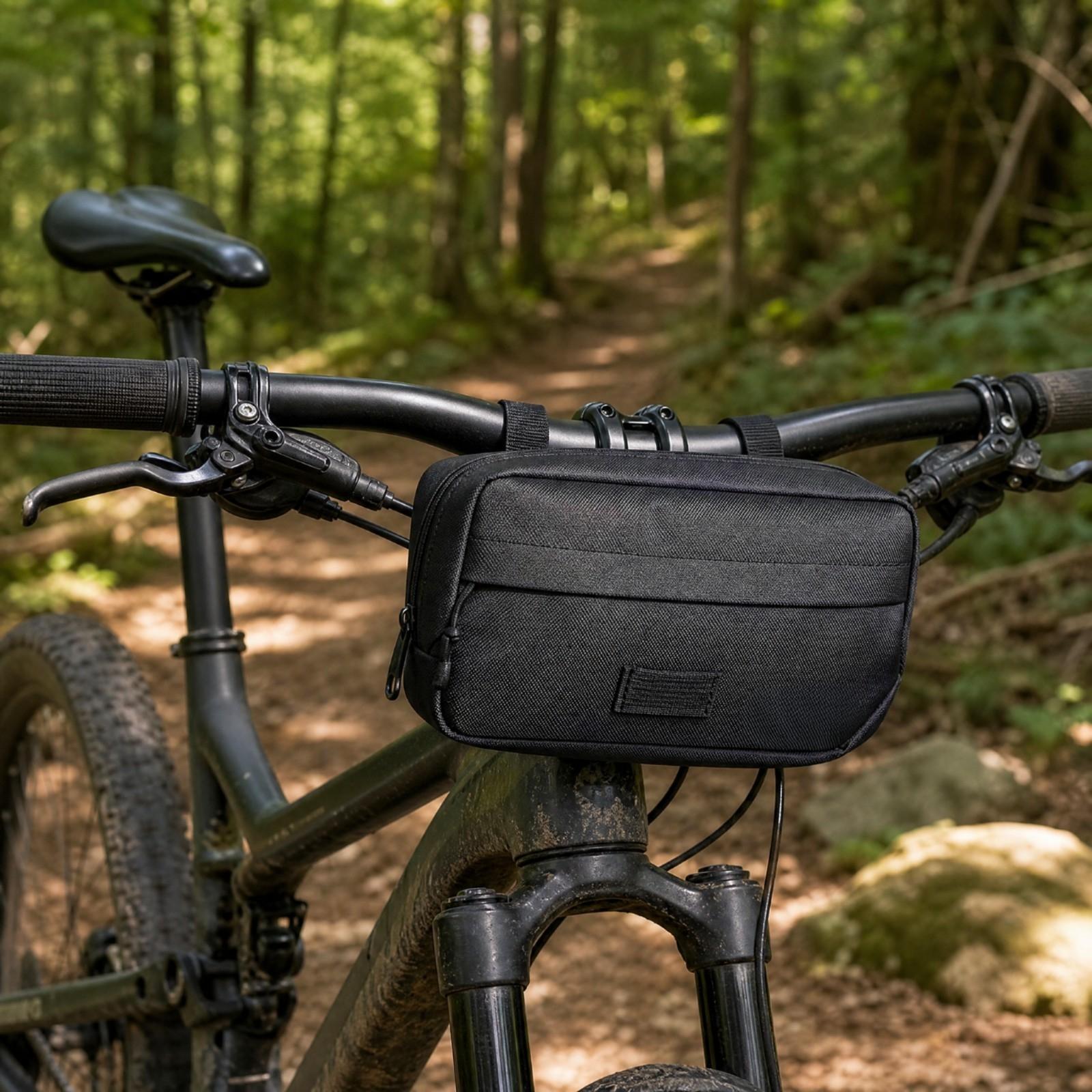 コンパクトな自転車用ハンドルバーバッグ。ブラックのPVC製で - Cycling Commute Essentials のレビューと価格